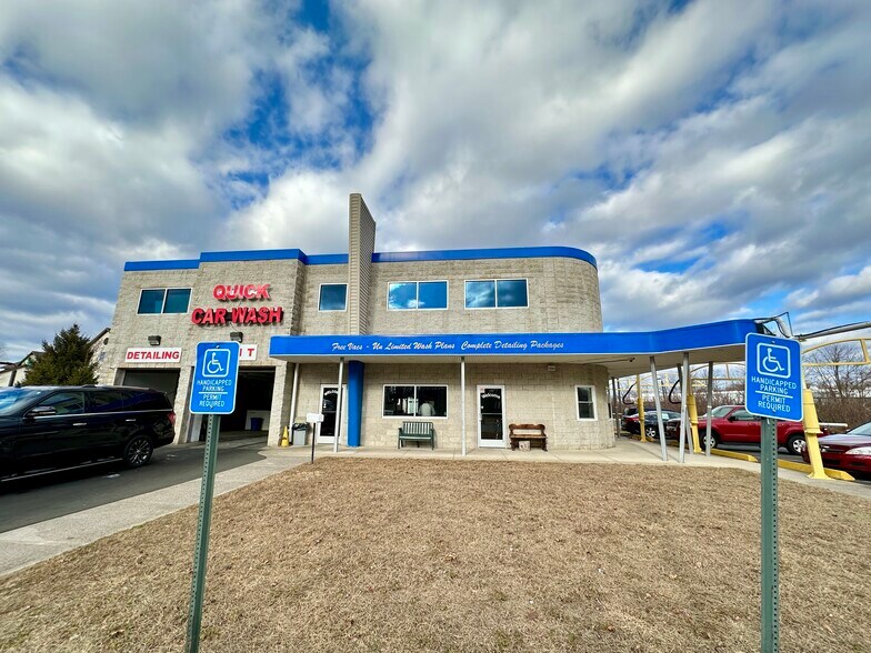 Primary Photo Of 590 Spring St, Windsor Locks Auto Repair For Lease