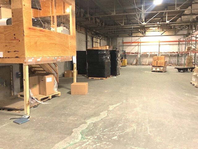 More Photos Of 63 Railroad Ave, Wallkill Warehouse For Lease