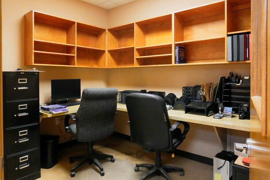 More Photos Of 9002 Leopard St, Corpus Christi Industrial For Sale