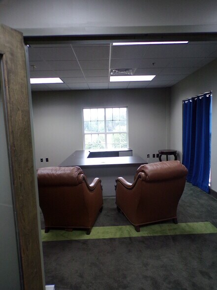 More Photos Of 19720 Jetton Rd, Cornelius Office For Lease