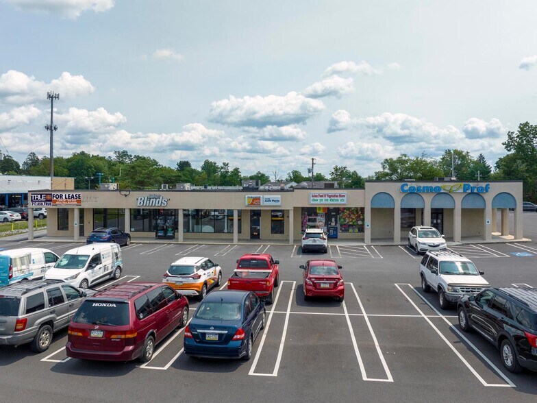 Primary Photo Of 4909-4919 Jonestown Rd, Harrisburg Unknown For Lease