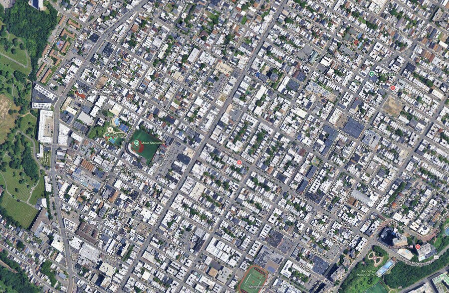 More Photos Of 6026 Bergenline Ave, West New York Storefront For Lease