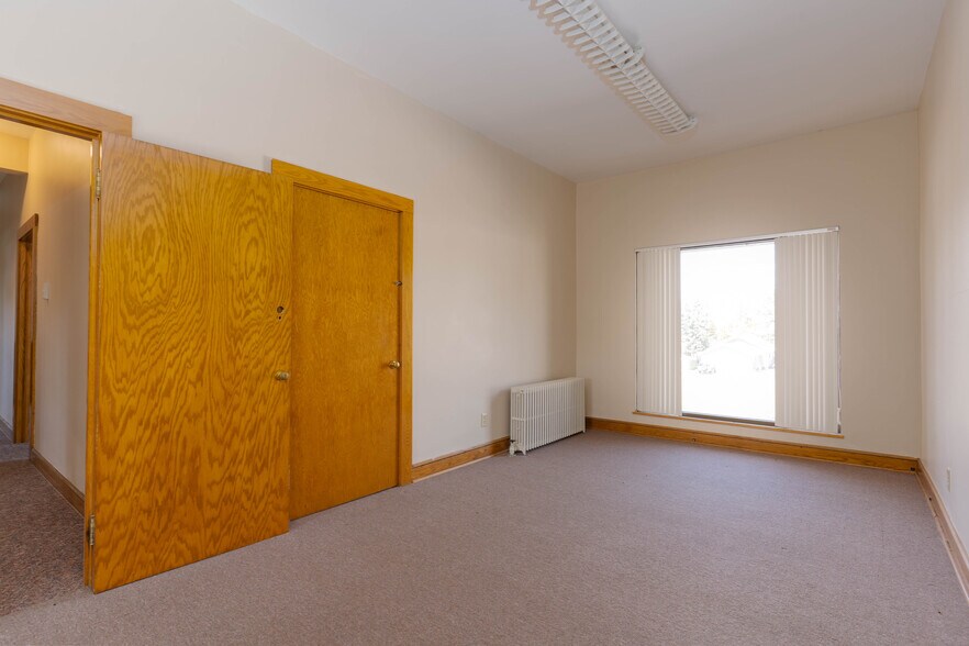 More Photos Of 402 Washington Ave, Iron River Bank For Sale