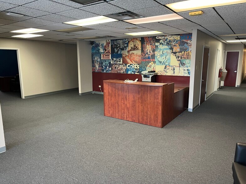 More Photos Of 5700 Logan St, Denver Office For Sale