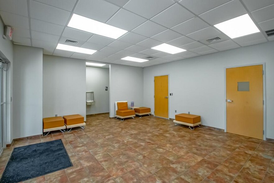 More Photos Of 805 Robin St/ 406 Airline Hwy, La Place Office For Sale