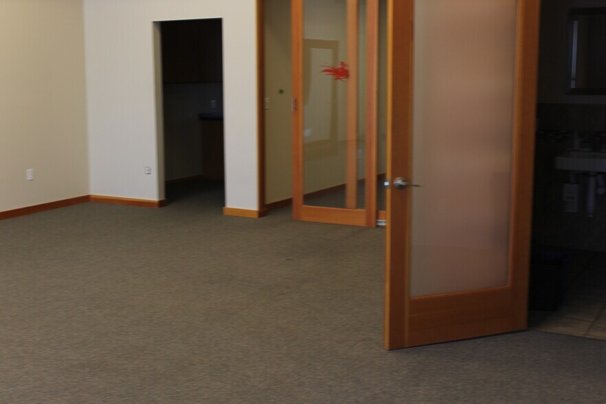 More Photos Of 700-798 California Blvd, Napa Research And Development For Lease