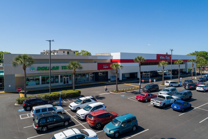 More Photos Of 6400 Massachusetts Ave, New Port Richey Supermarket For Lease