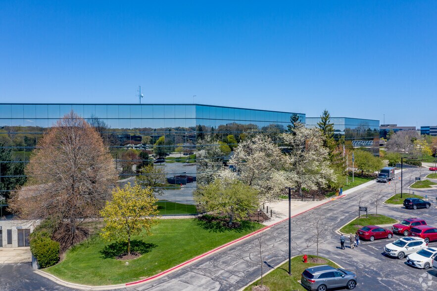 More Photos Of 20975 Swenson Dr, Waukesha Office For Lease