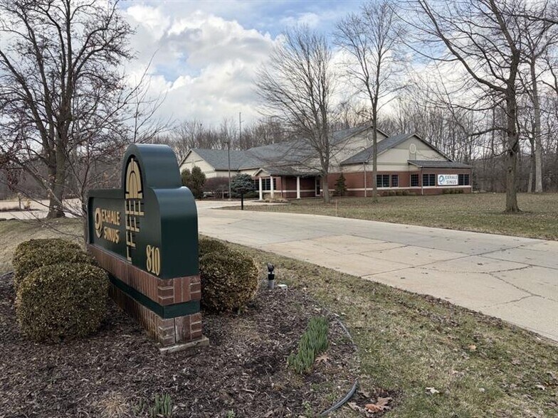 More Photos Of 810 Park Pl, Mishawaka Medical For Lease