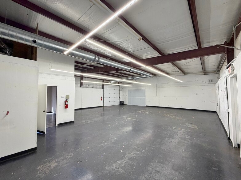 More Photos Of 1408 Fretz Ave, Edmond Warehouse For Sale