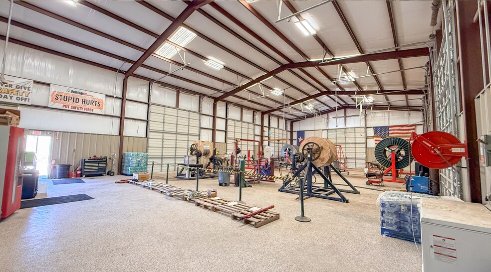 More Photos Of 1409 E County Road 120, Midland Warehouse For Lease