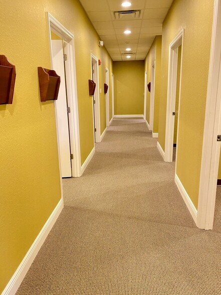 More Photos Of 473 S Indiana Ave, Englewood Coworking Space
