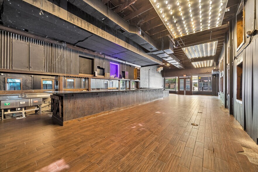 More Photos Of 4218 Washington Ave, Houston Bar For Sale