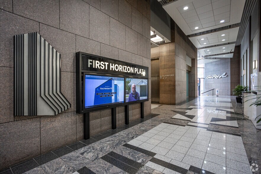 More Photos Of 800 S Gay St, Knoxville Coworking Space