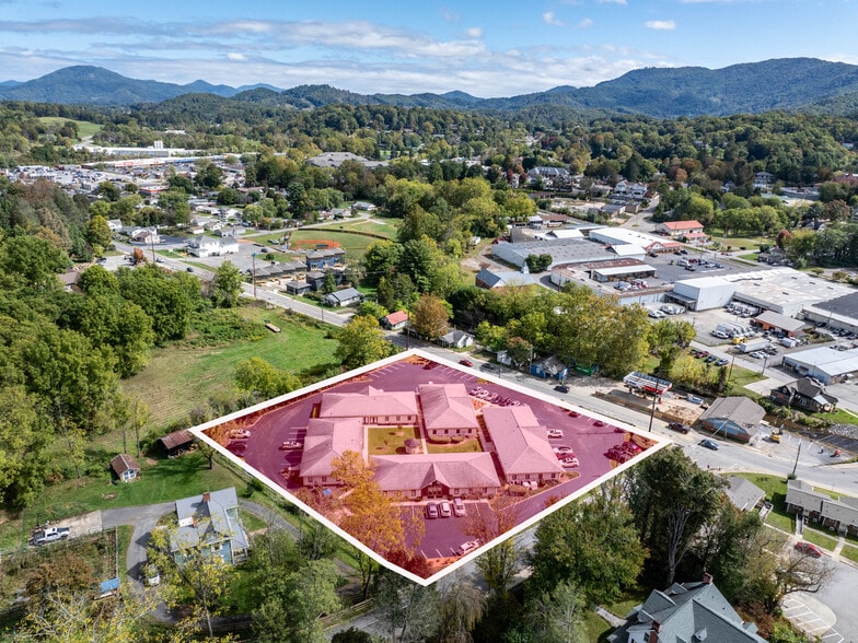 Primary Photo Of 367-400 Dellwood Rd, Waynesville Medical For Sale