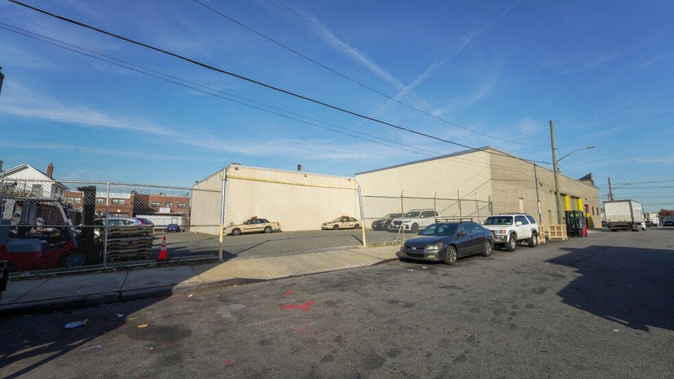 More Photos Of 148-36 Guy R Brewer Blvd, Jamaica Warehouse For Lease