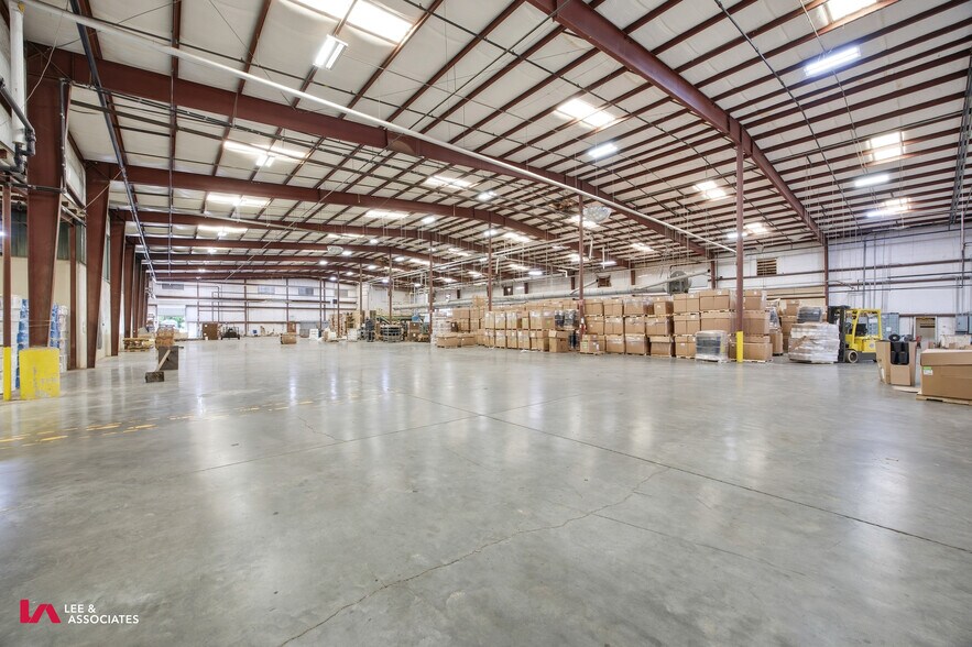 More Photos Of 101 Conyers Industrial Dr, Cartersville Warehouse For Sale