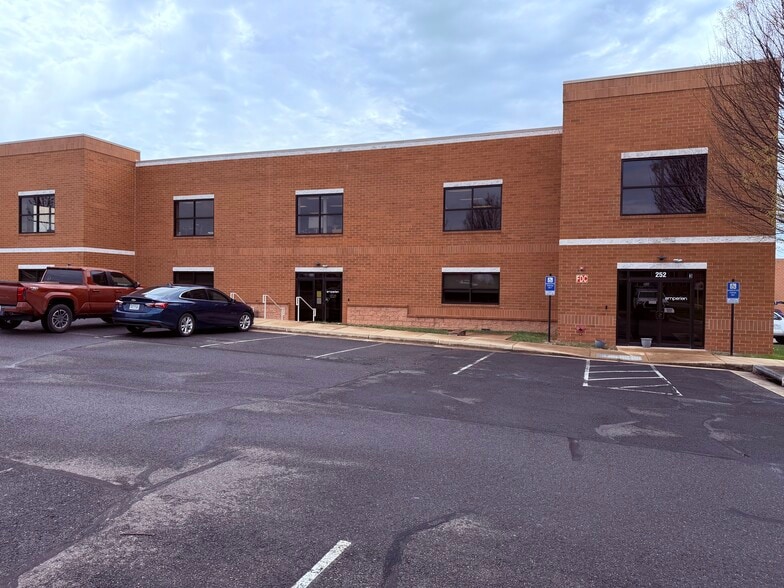 More Photos Of 240-252 Airport Rd, Winchester Light Distribution For Sale