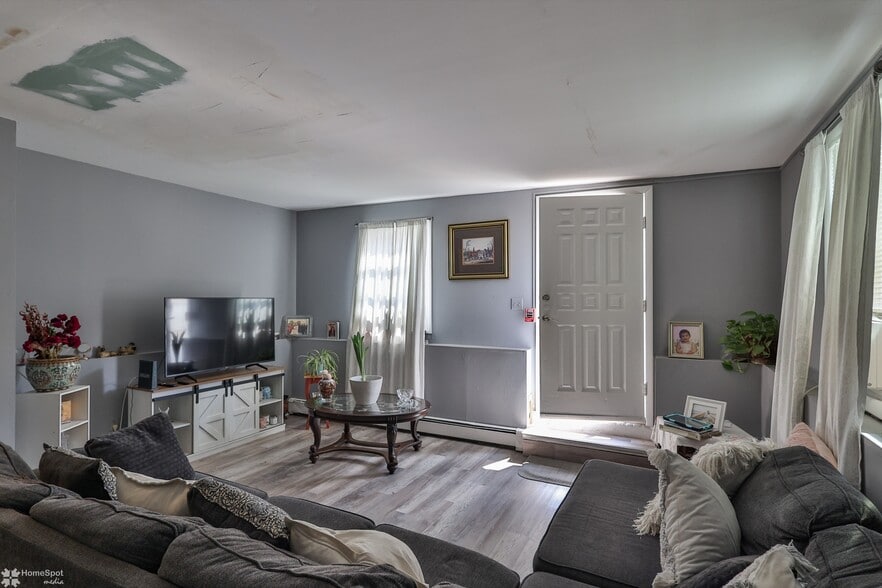 More Photos Of 902 W Wilkes Barre St, Easton Apartments For Sale