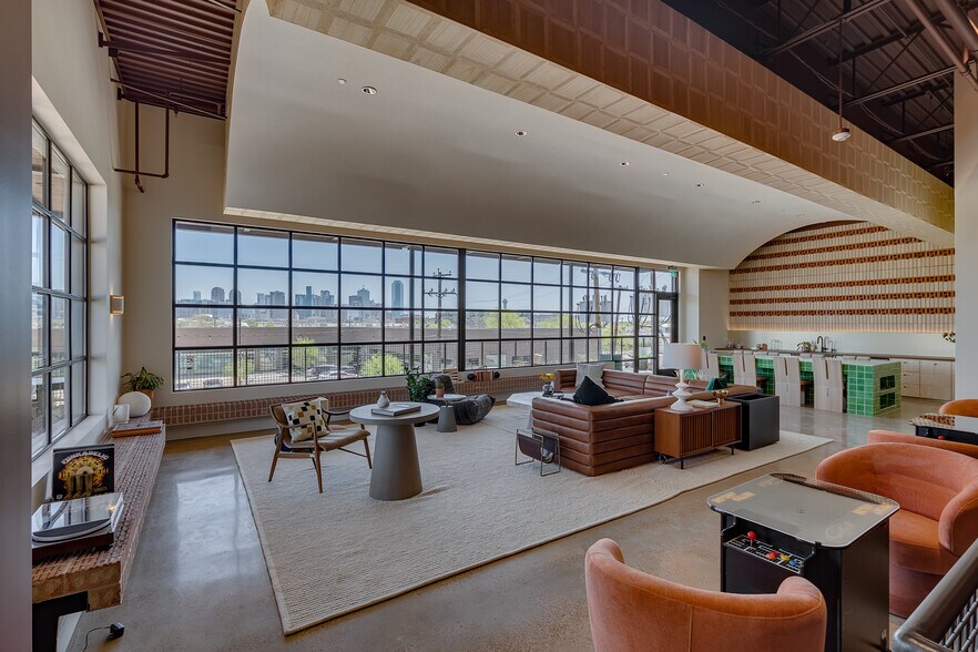 More Photos Of 119-127 Manufacturing St, Dallas Unknown For Lease