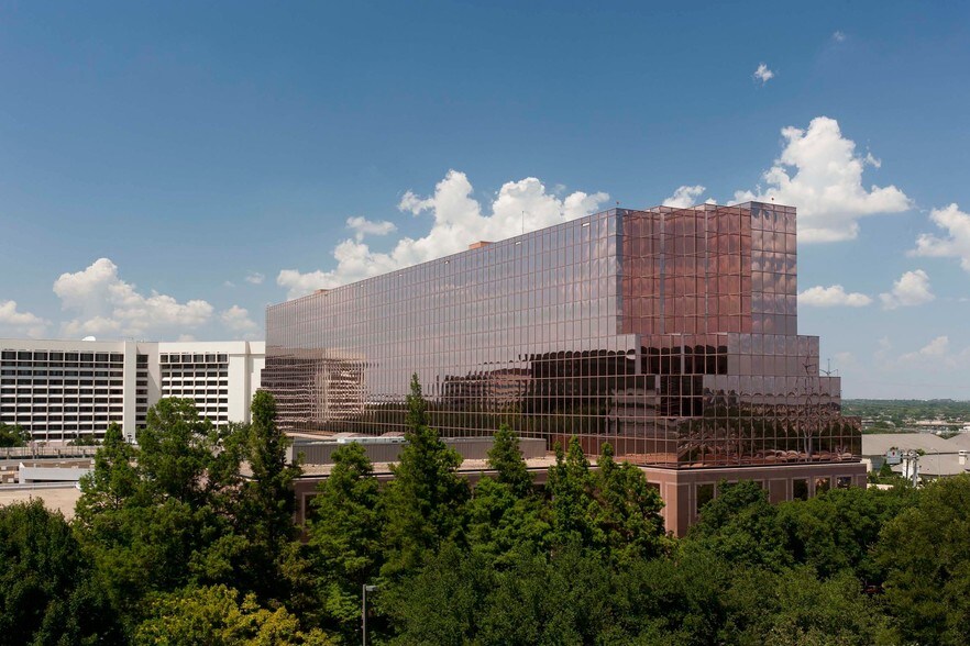 More Photos Of 14841 N Dallas Pky, Addison Office For Lease