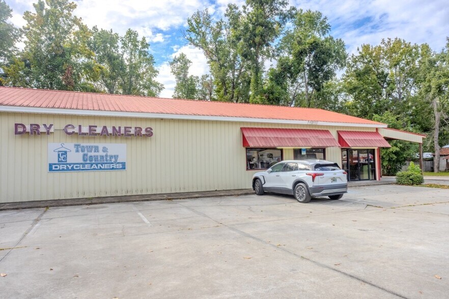 More Photos Of 244 N College St, Statesboro Flex For Sale