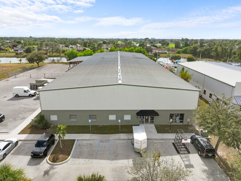 More Photos Of 7899 Drew Cir, Fort Myers Warehouse For Lease