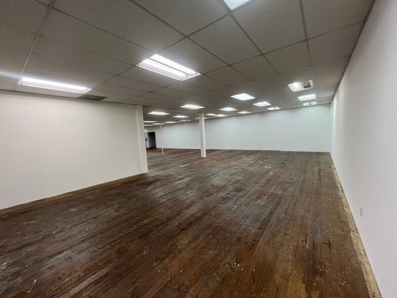 More Photos Of 809-811 S Los Angeles St, Los Angeles Storefront Retail Office For Sale