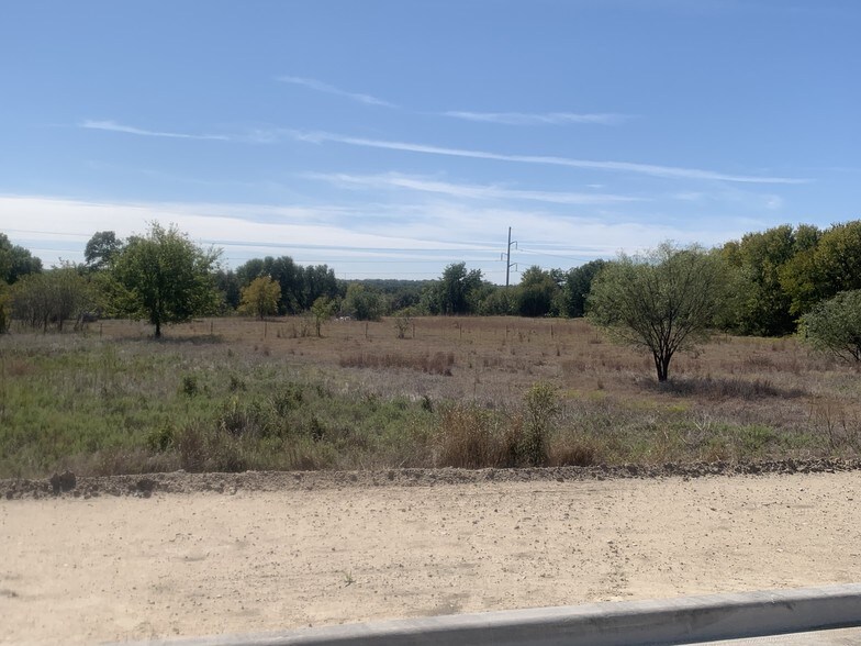 More Photos Of 406 Center Point Rd, Weatherford Land For Sale