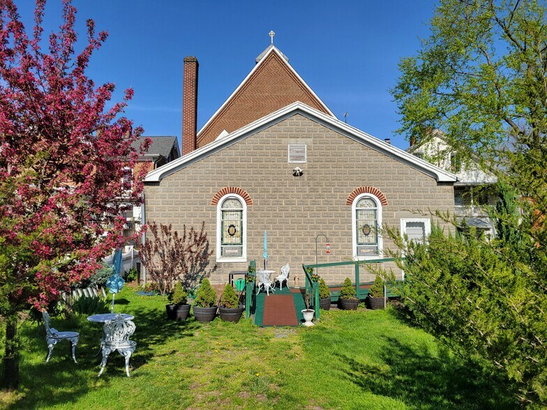 More Photos Of 7 S Main St, Union Bridge Religious Facility For Sale
