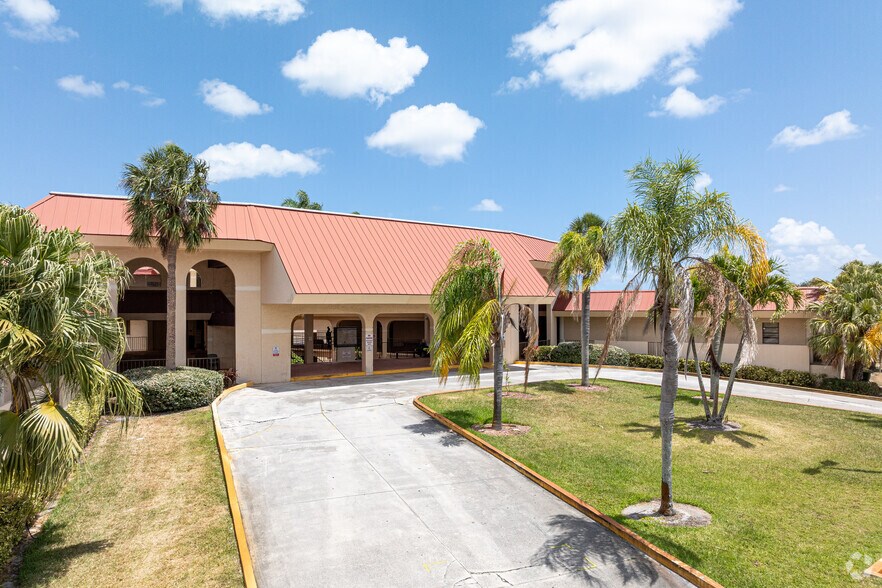 More Photos Of 1801 SE Hillmoor Dr, Port Saint Lucie Medical For Lease