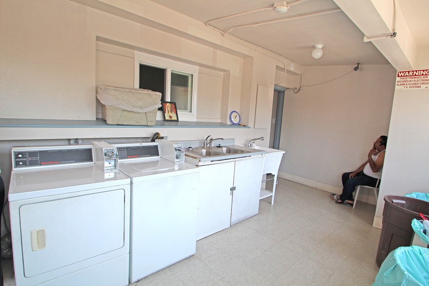 More Photos Of 401-419 W Main St, Alhambra Storefront Retail Residential For Lease