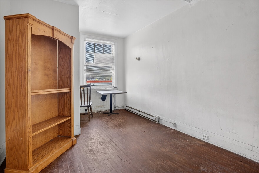 More Photos Of 1010 S Garnett St, Henderson Hotel For Sale