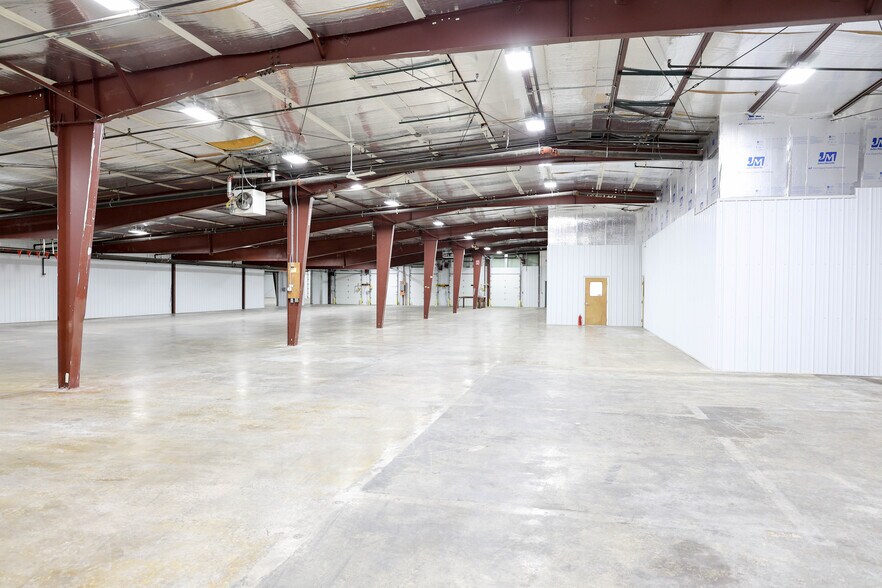 More Photos Of 2001 1st Ave N, Fargo Warehouse For Lease