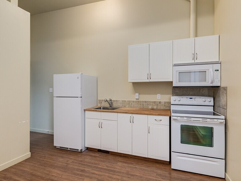 More Photos Of 122 5 St S, Lethbridge Apartments For Sale