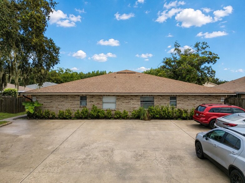 More Photos Of 3132 Bloomingdale Villas Ct, Brandon Apartments For Sale