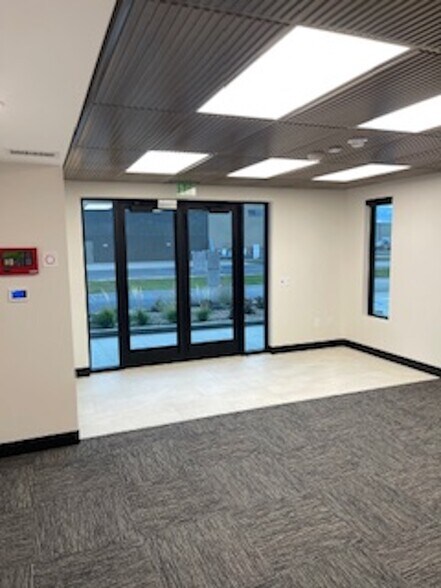 More Photos Of 1630 W 2225 S, Woods Cross Airplane Hangar For Lease