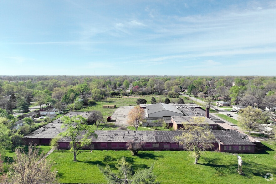 More Photos Of 5815 E 42nd St, Indianapolis Warehouse For Sale