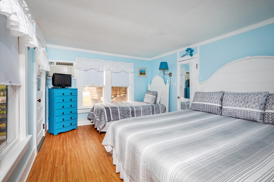 More Photos Of 2 River Rd, Cape Neddick Hospitality For Sale