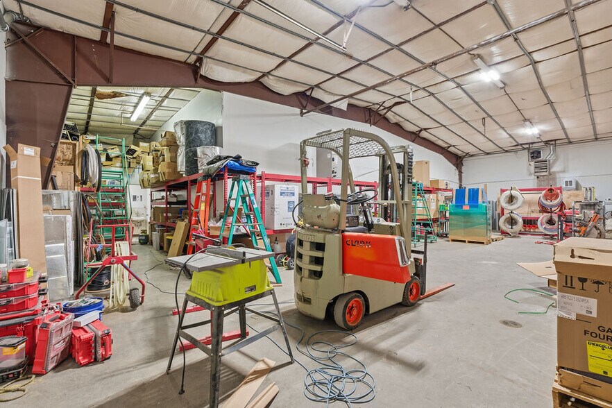 More Photos Of 5823 N Florida St, Spokane Manufacturing For Lease