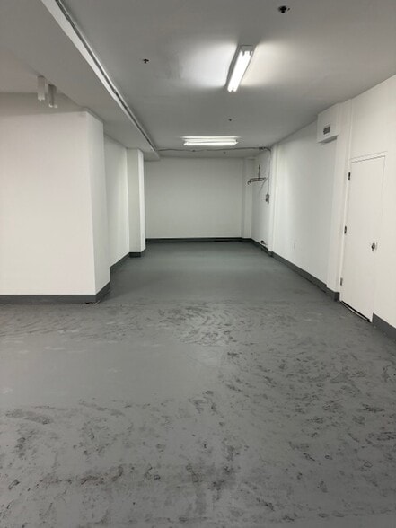 More Photos Of 97-05 Rockaway Blvd, Ozone Park Storefront For Lease