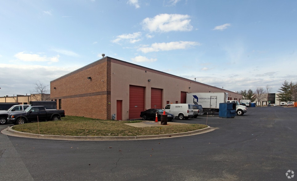 More Photos Of 9201-9225 Hampton Overlook, Capitol Heights Light Distribution For Lease