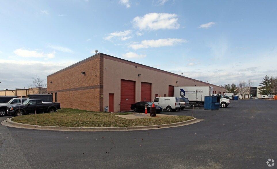 More Photos Of 9201-9225 Hampton Overlook, Capitol Heights Light Distribution For Lease