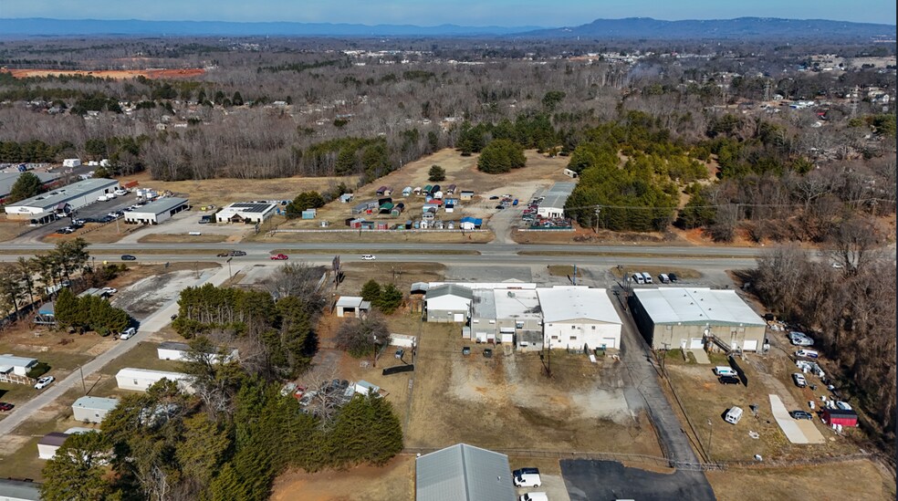 More Photos Of 2427 New Easley Hwy, Greenville Showroom For Lease