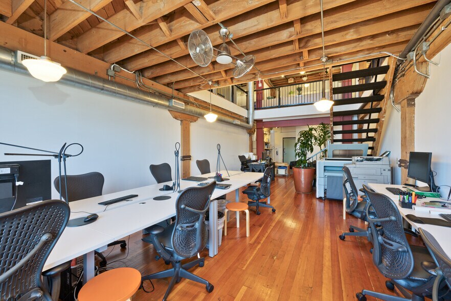 More Photos Of 6161 Santa Monica Blvd, Los Angeles Loft Creative Space For Lease