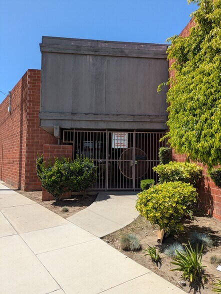 More Photos Of 249 Victoria St, Gardena Warehouse For Lease