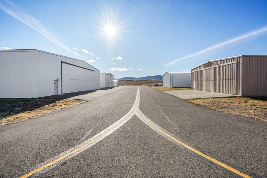 More Photos Of 3229 Airport Rd, Helena Airplane Hangar For Sale