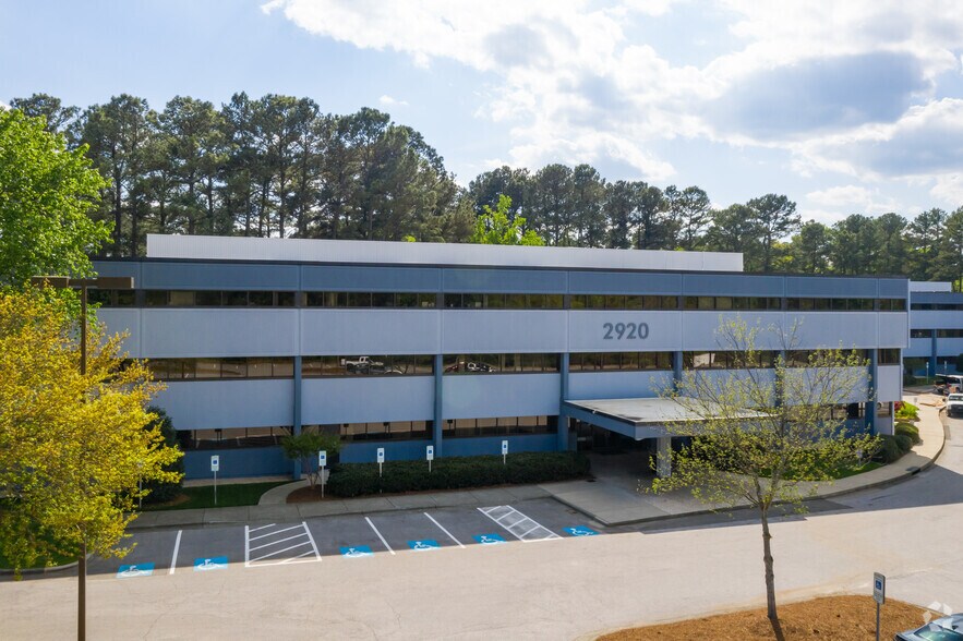More Photos Of 2920 Highwoods Blvd, Raleigh Office For Lease