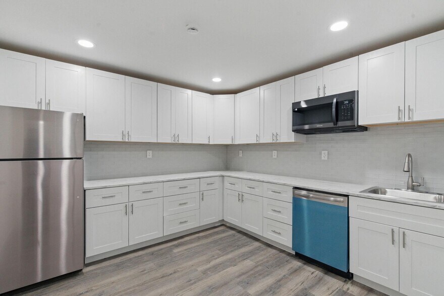 More Photos Of 120 W Scenic Trl, Weatherford Warehouse For Lease