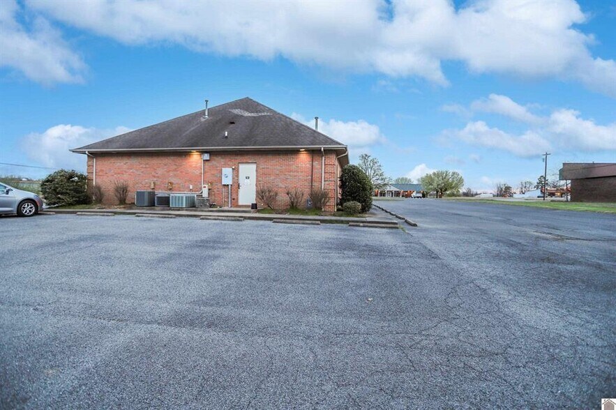 More Photos Of 145 Vine St, Benton Medical For Sale